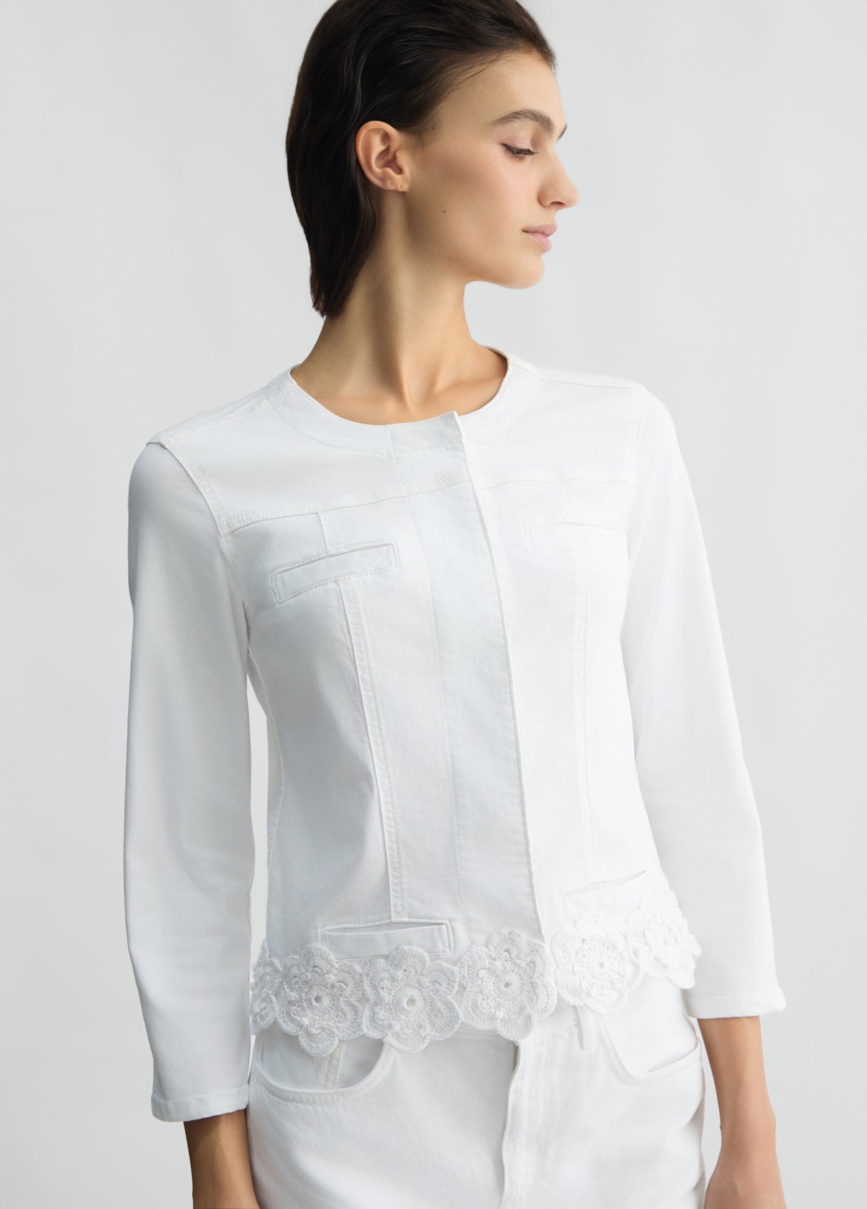 WA5456T4033M960338-white with embroidery