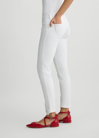 WA5457T4033M960324-white with embroidery