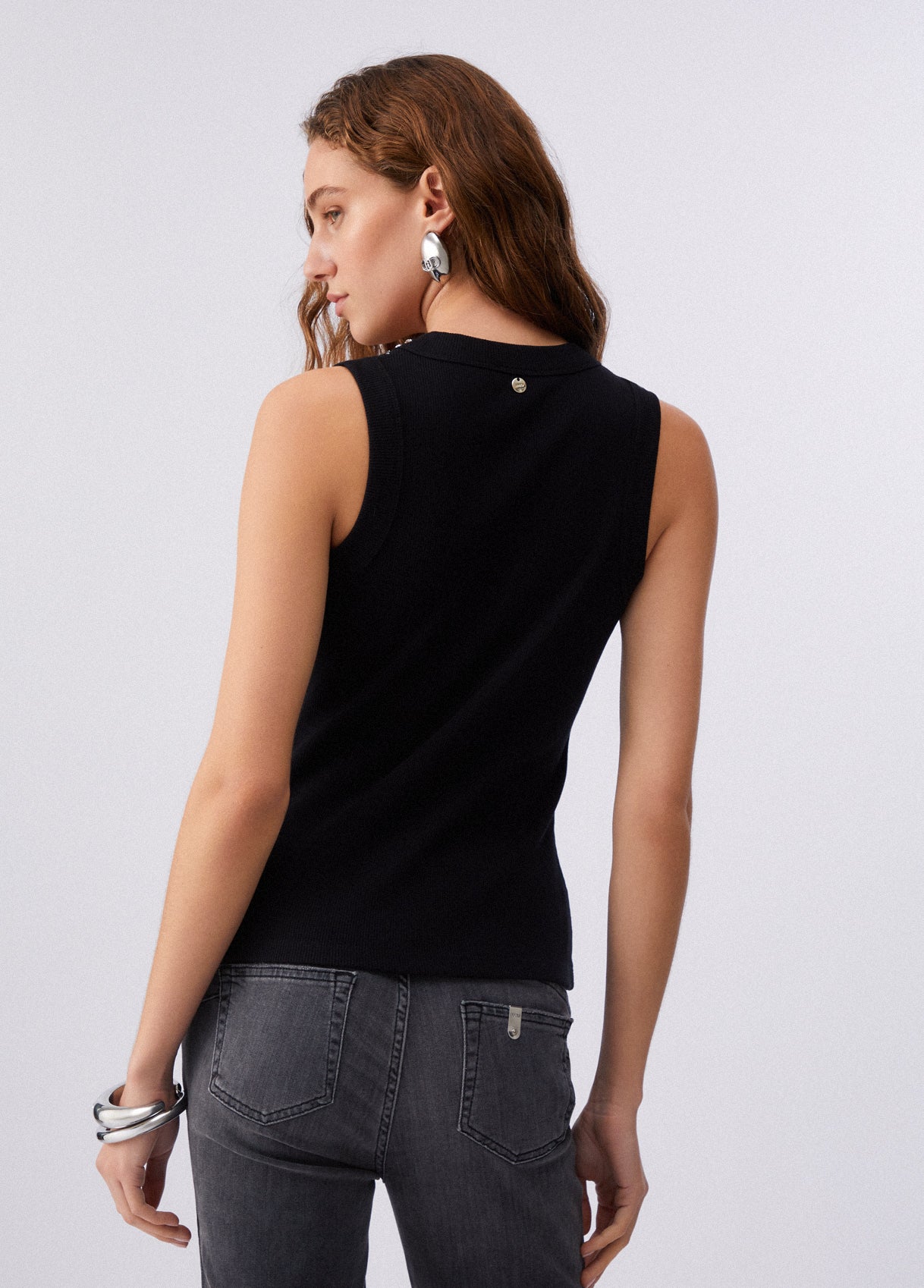 WA6490J4822P9368XS-black