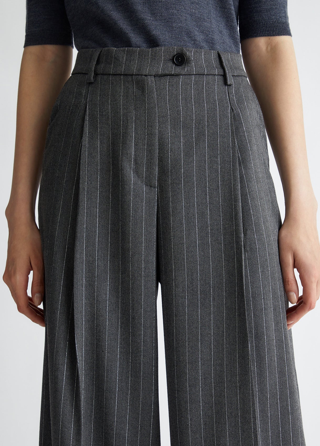 WF4304T0788N987636-grey pinstripe