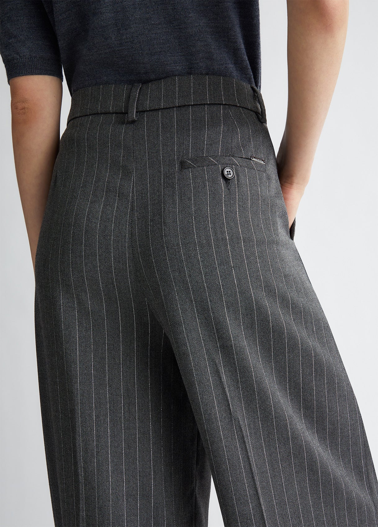 WF4304T0788N987636-grey pinstripe