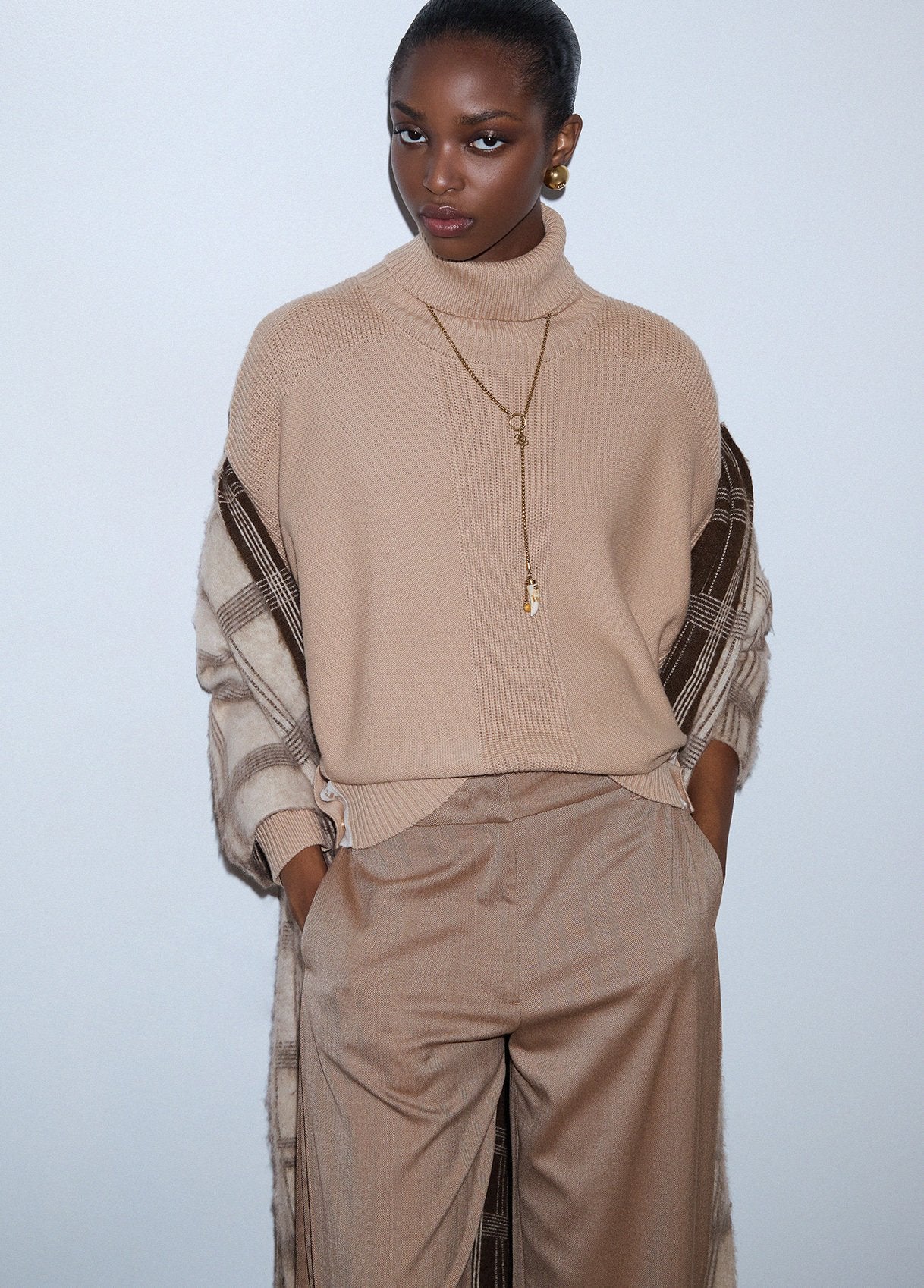 WF6087T732AL917936-beige