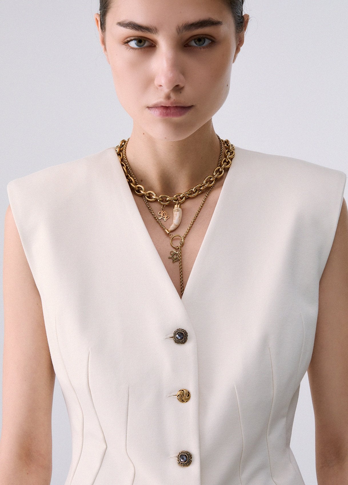 WF6413J91892070438-white