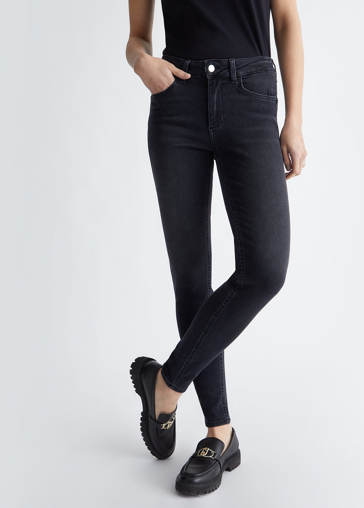 UA4013D46158738524-black denim